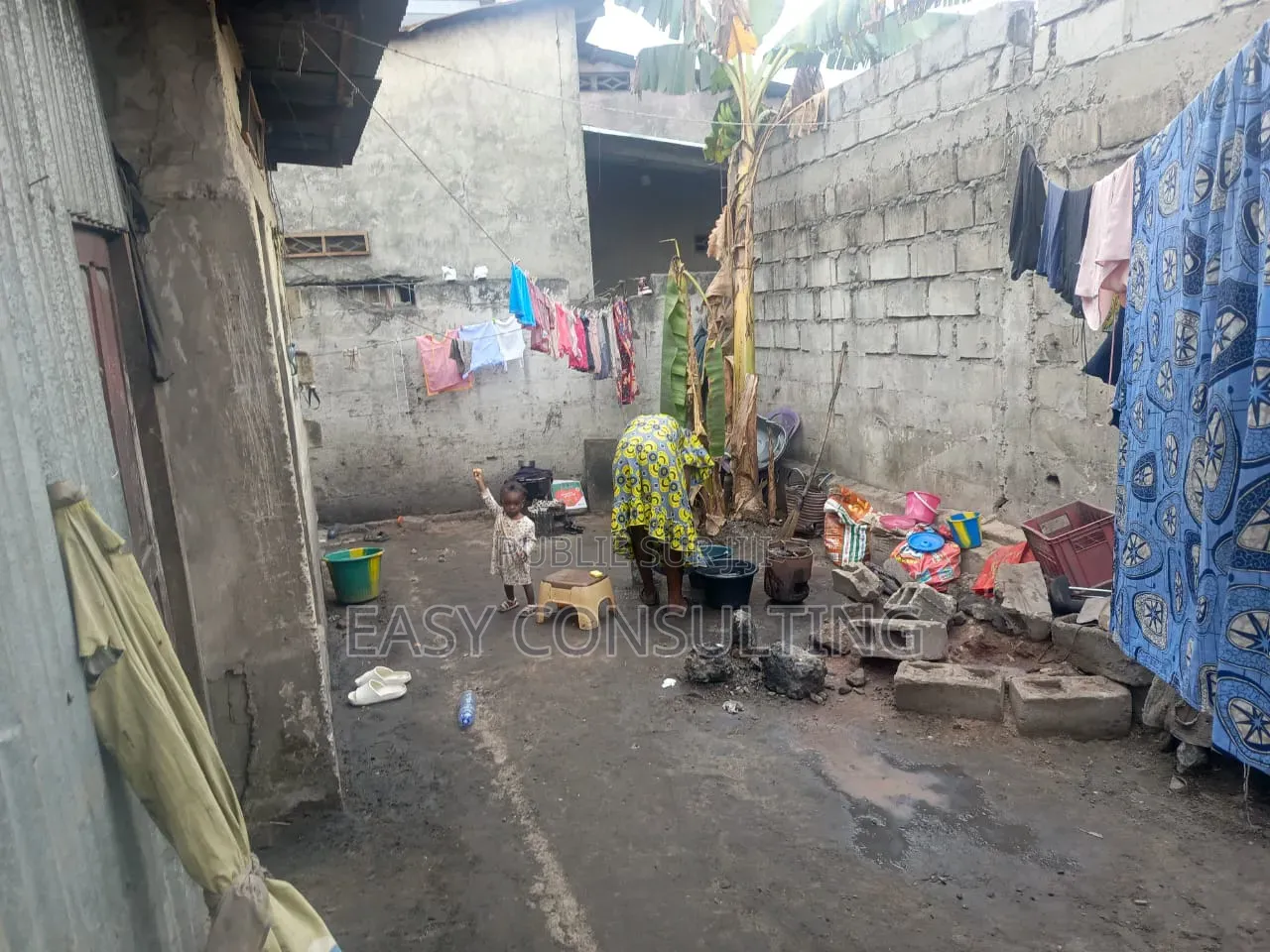  À Vendre : Parcelle Commerciale À N’djili Q4 – 73 000$ À Discuter