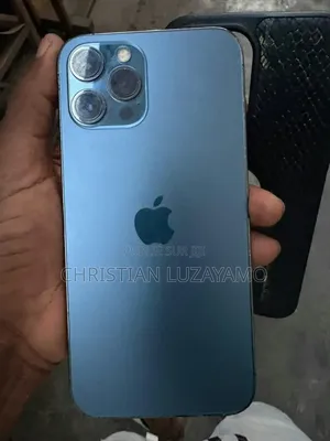 Pomme iPhone 12 Pro Max 128 GB Bleu