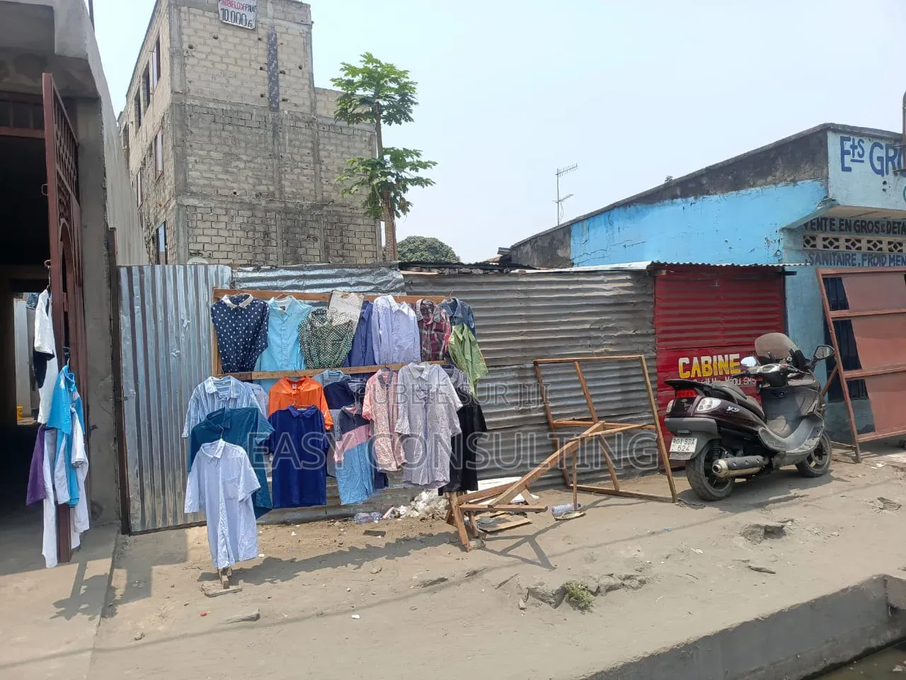 Terrain Commercial Sur Le Macadam À Vendre – N’Djili Q3