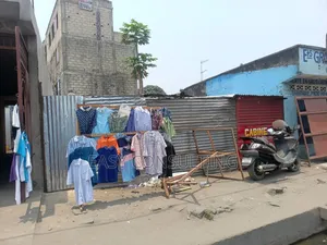 Terrain Commercial Sur Le Macadam À Vendre – N’Djili Q3