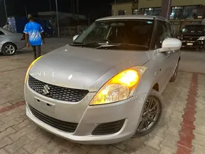 Suzuki Swift 2012 Gris