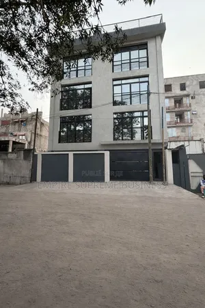 14chbre Maison dans Empire Supreme, Kintambo à Louer