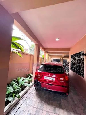 Meublé 17chbre Maison dans Empire Supreme, Kintambo à Vendre
