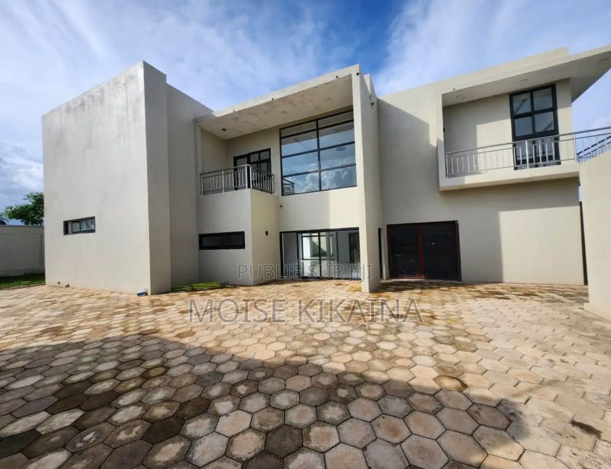 4chbre Villa dans Moyo Immobilier, Lubumbashi à Vendre