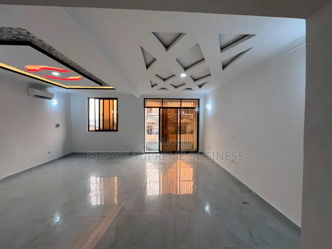 2chbre Appartement dans Empire Supreme, Bandalungwa à Louer