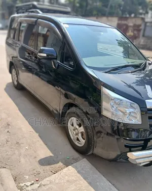 Toyota Noah 2.0 AWD (7 Seater) 2014 Noir