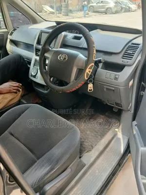 Toyota Noah 2.0 AWD (7 Seater) 2014 Noir