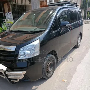 Toyota Noah 2.0 AWD (7 Seater) 2014 Noir