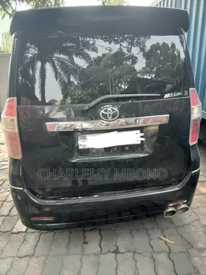 Toyota Noah 2.0 AWD (8 Seater) 2015 Noir