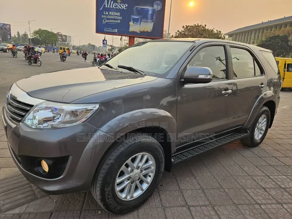 Toyota Fortuner 2015 Marron