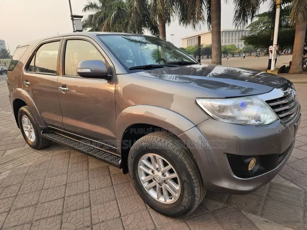 Toyota Fortuner 2015 Marron