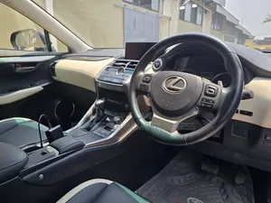 Lexus NX 2021 Noir