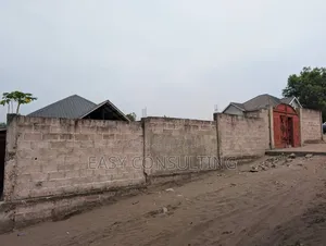 2chbre Villa dans Bibwa, Nsele à Vendre