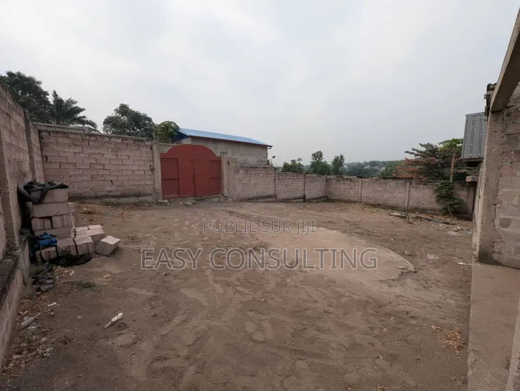 2chbre Villa dans Bibwa, Nsele à Vendre