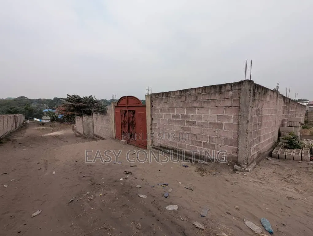 2chbre Villa dans Bibwa, Nsele à Vendre