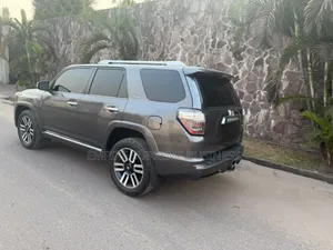 Toyota 4-Runner SR5 4dr 4x2 (4.0L 6cyl 5A) 2017 Gris