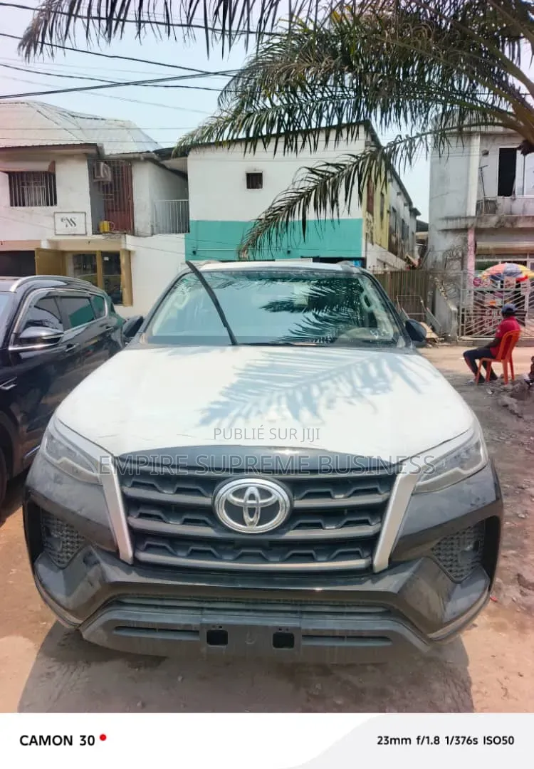 Toyota Fortuner 2025 Noir