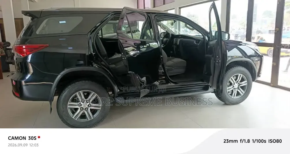 Toyota Fortuner 2025 Noir