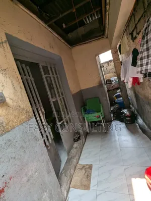 Parcelle À Vendre Sur Le Macadam À Lingwala — Kinshasa | 202,5 M2