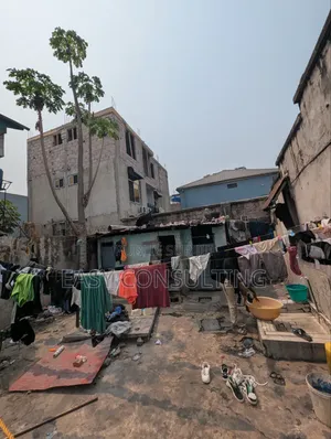 Parcelle À Vendre Sur Macadam À Lingwala — 405 M2, 24 Novembre