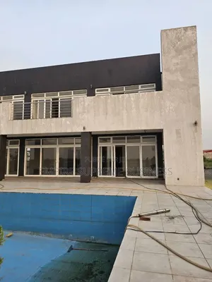 4chbre Villa dans Limete à Vendre