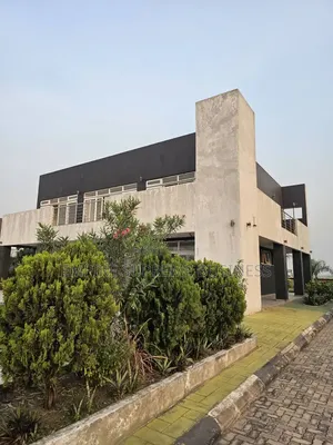 4chbre Villa dans Limete à Vendre