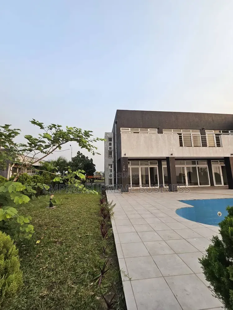 4chbre Villa dans Limete à Vendre
