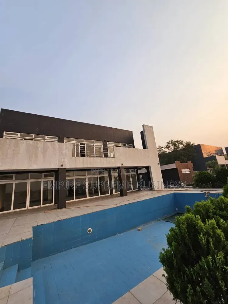 4chbre Villa dans Limete à Vendre
