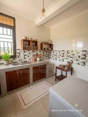 4chbre Maison dans Empire Supreme, Mont-Ngafula à Vendre