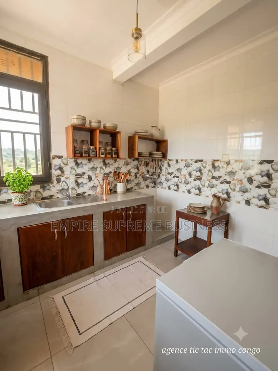 4chbre Maison dans Empire Supreme, Mont-Ngafula à Vendre