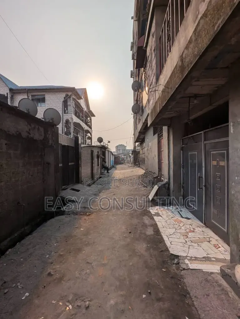 1chbre Villa dans Bon Marché, Barumbu à Vendre