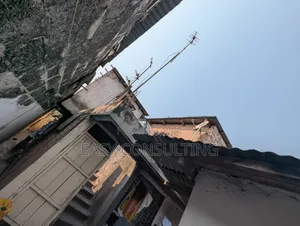 Parcelle À Vendre À Barumbu — 225 M2, Non Loin Du Macadam