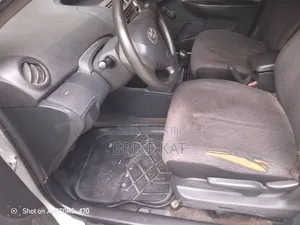 Toyota Yaris 2020 Gris