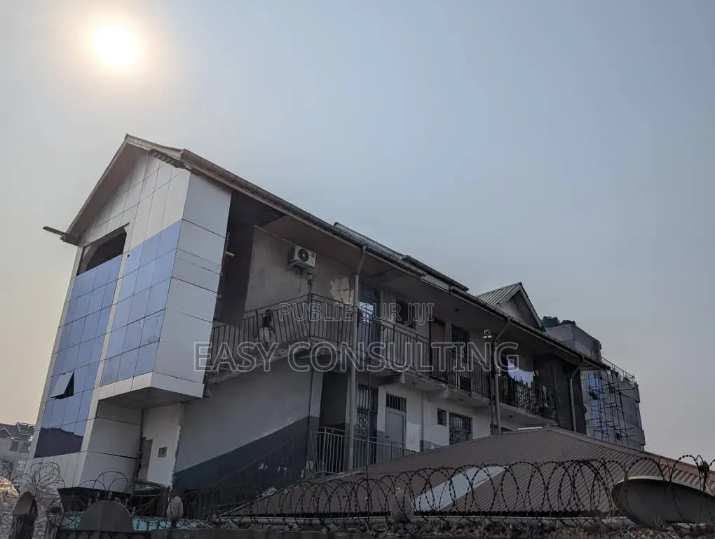 2chbre Villa dans Kinshasa, Barumbu à Vendre