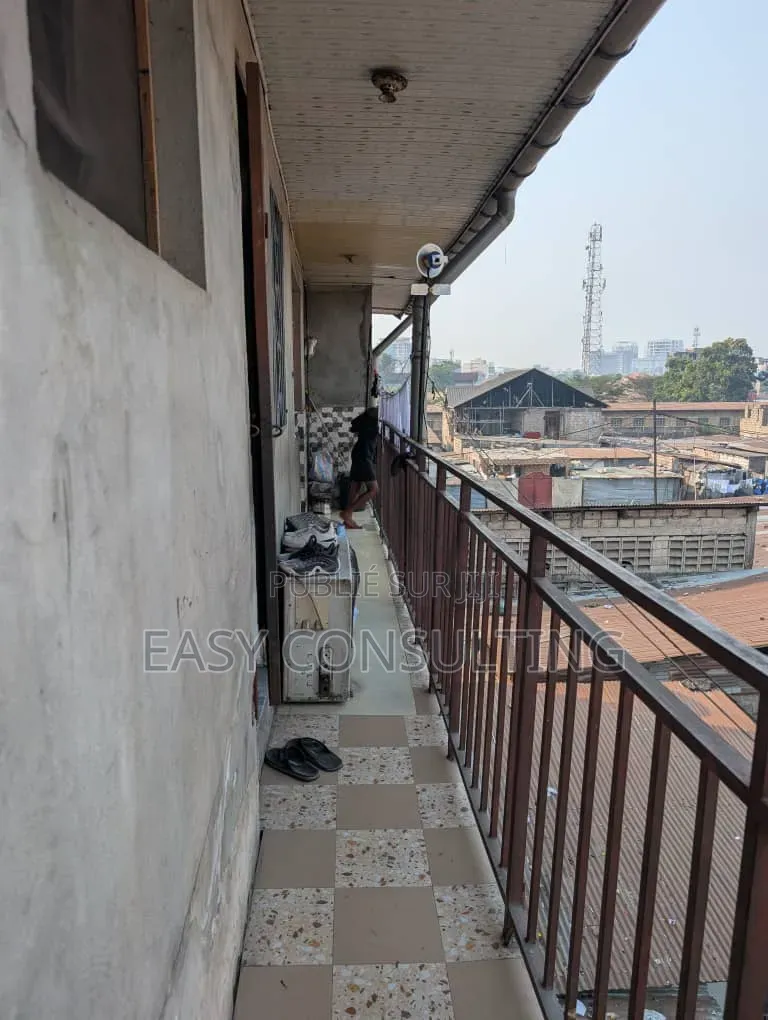 2chbre Villa dans Kinshasa, Barumbu à Vendre