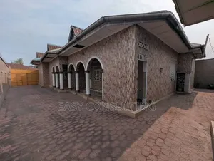 3chbre Villa dans Quartier 2, Ndjili à Vendre