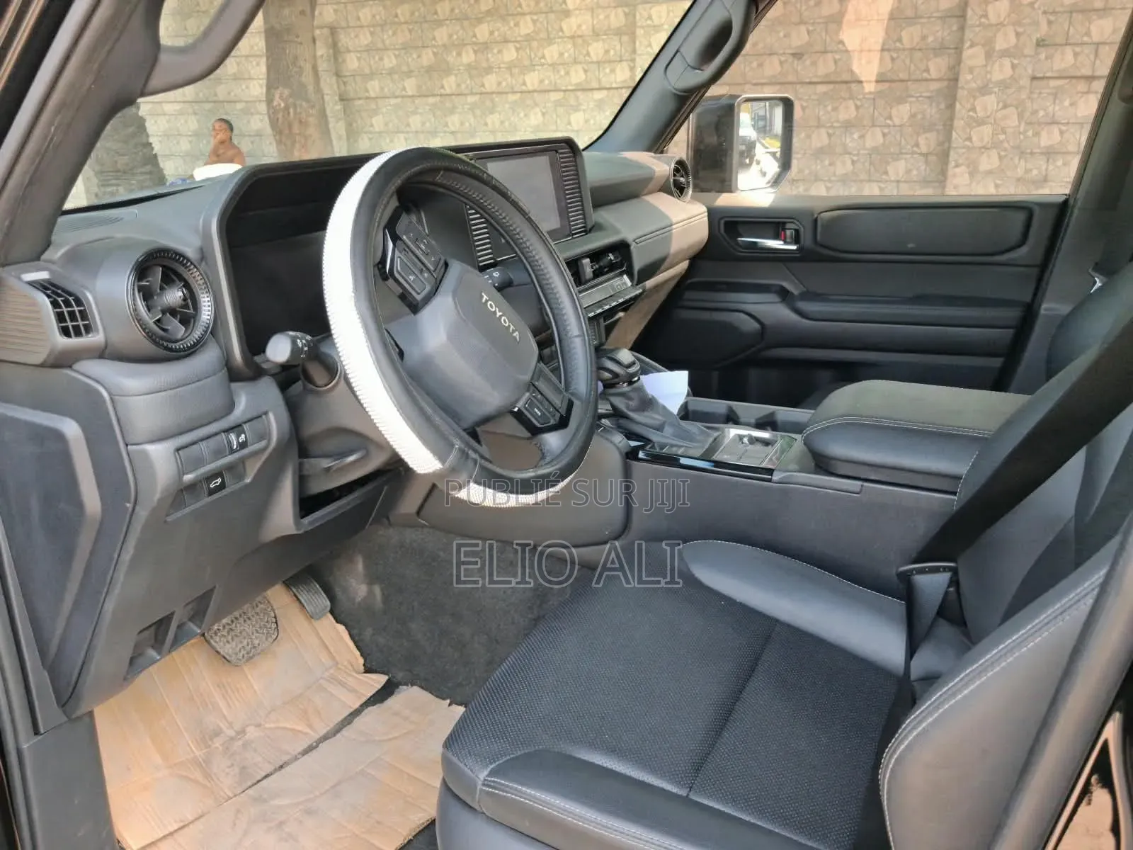 Nouveau Toyota Land Cruiser Prado 2.4 Petrol 2025 Noir