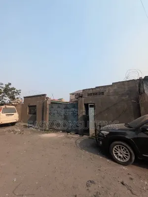  Parcelle 15×27 M À Vendre À Barumbu — Possibilité De Morcellement