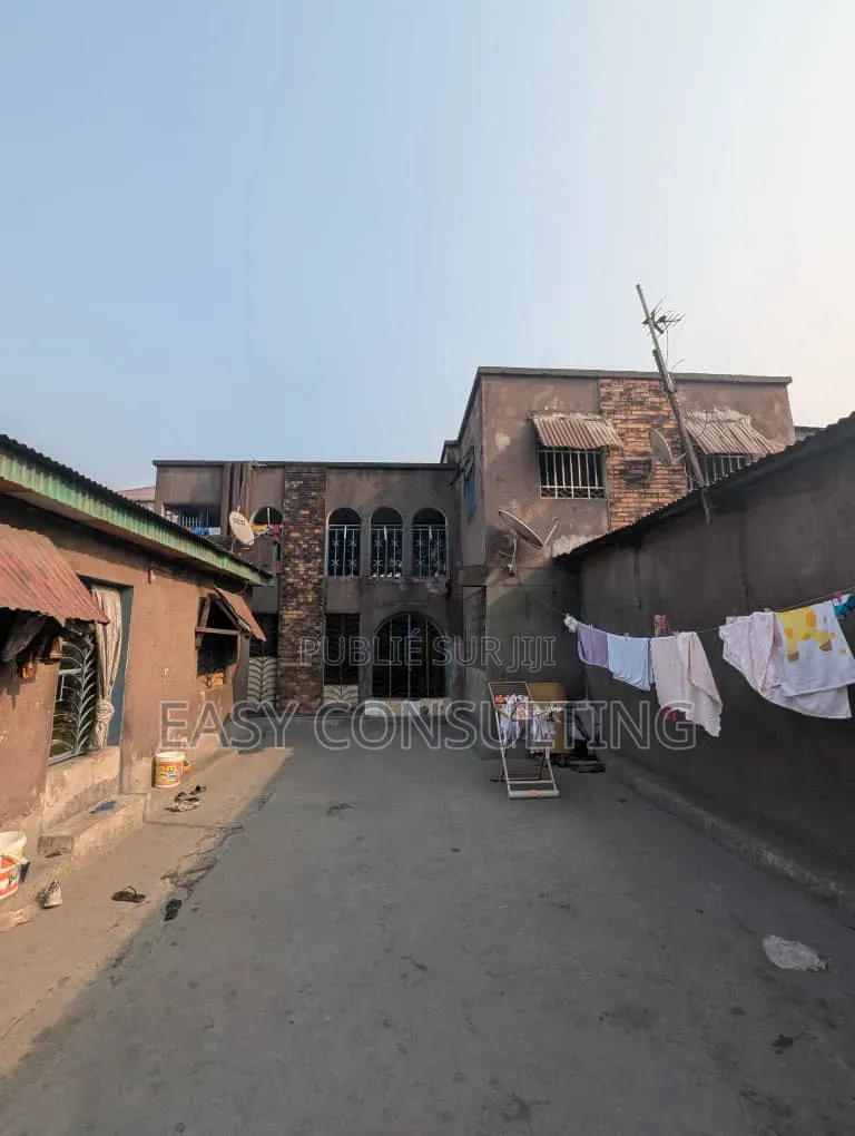  Parcelle 15×27 M À Vendre À Barumbu — Possibilité De Morcellement