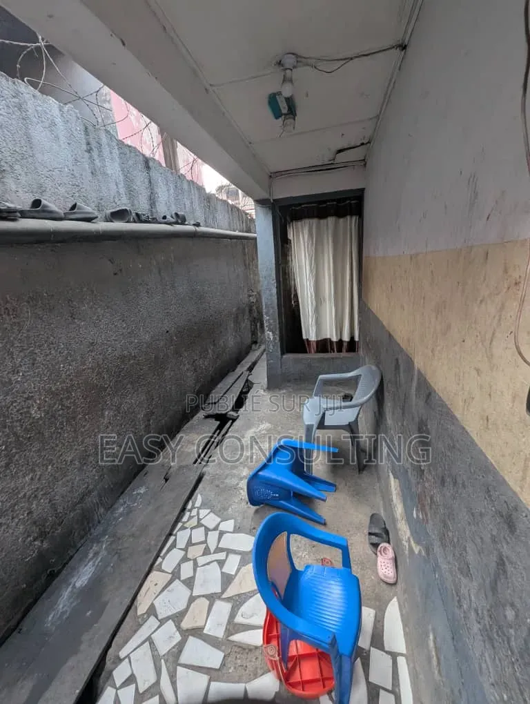  Parcelle 15×27 M À Vendre À Barumbu — Possibilité De Morcellement
