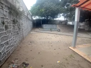 4chbre Villa dans Empire Supreme, Ngaliema à Vendre
