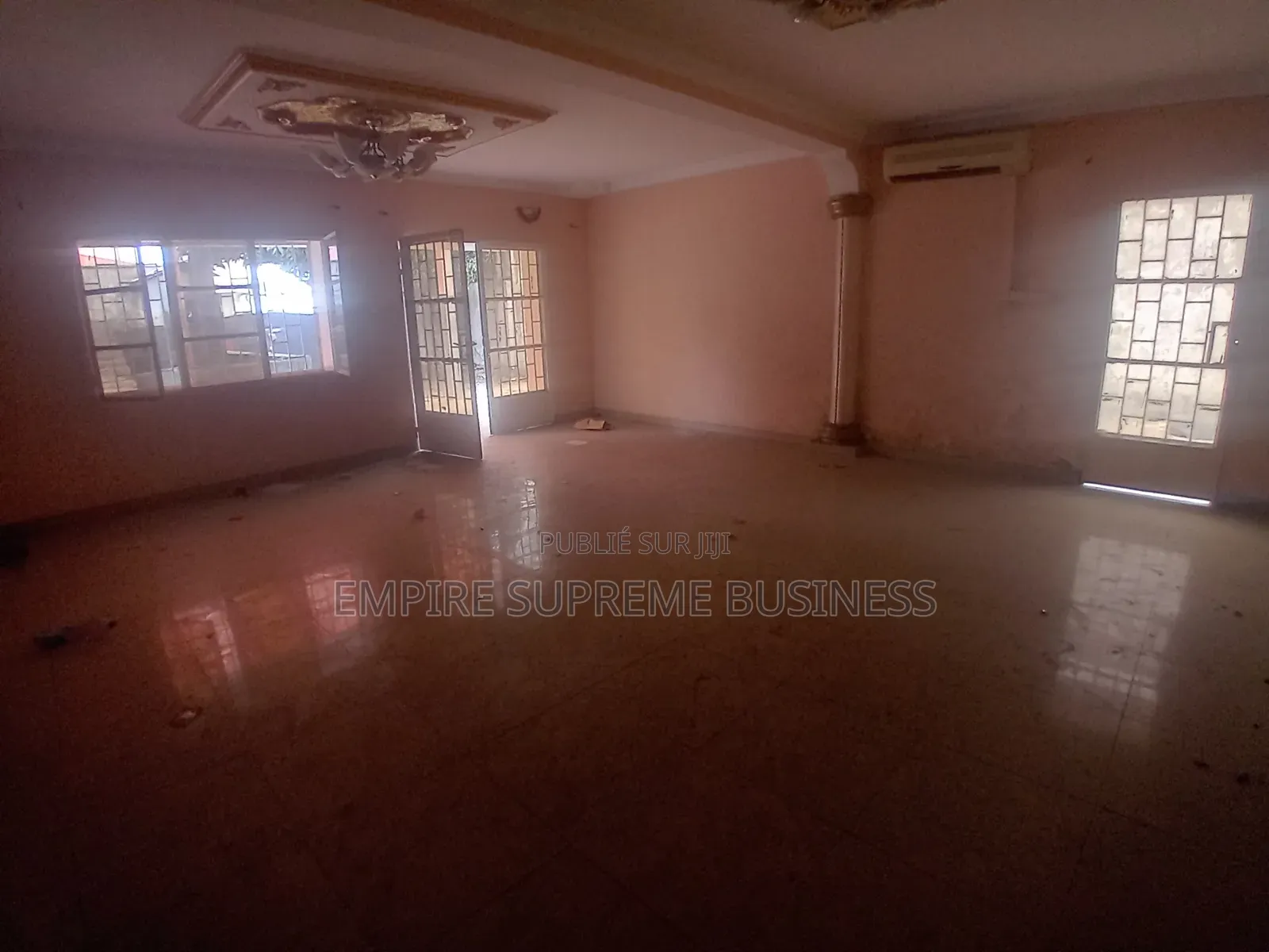 4chbre Villa dans Empire Supreme, Ngaliema à Vendre
