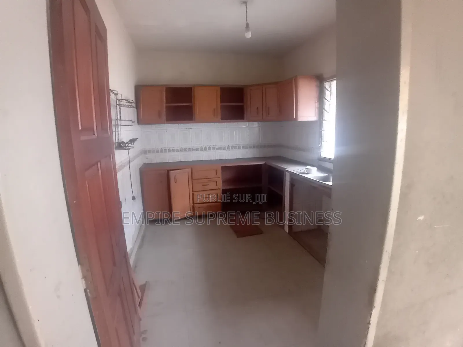 4chbre Villa dans Empire Supreme, Ngaliema à Vendre