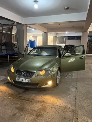 Lexus IS 2012 Vert