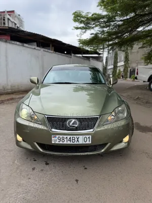 Lexus IS 2012 Vert