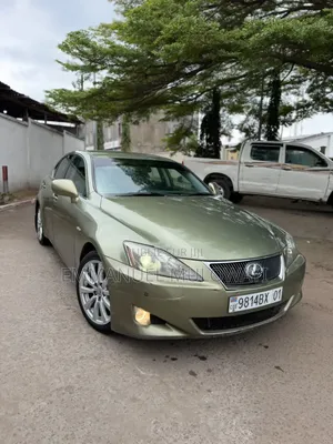 Lexus IS 2012 Vert