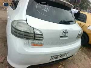 Toyota Blade 2010 Blanc
