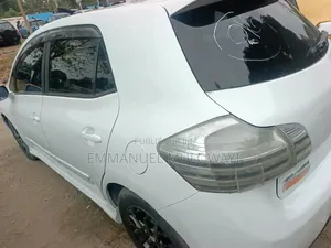 Toyota Blade 2010 Blanc