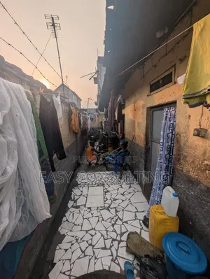 Parcelle À Vendre À Ndjili Q1 Avec 3 Portes