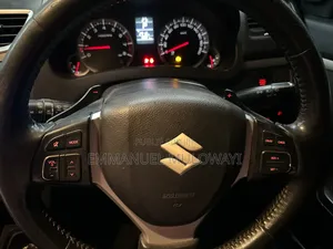 Suzuki Swift 2012 Noir